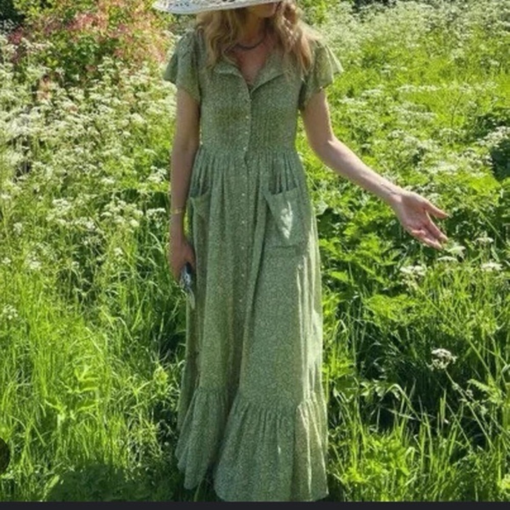 DISO Doen marfa in green garden bloom!!!